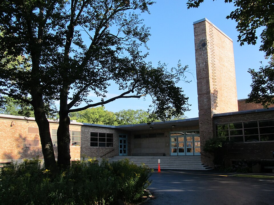 Photograph of Crow Island School