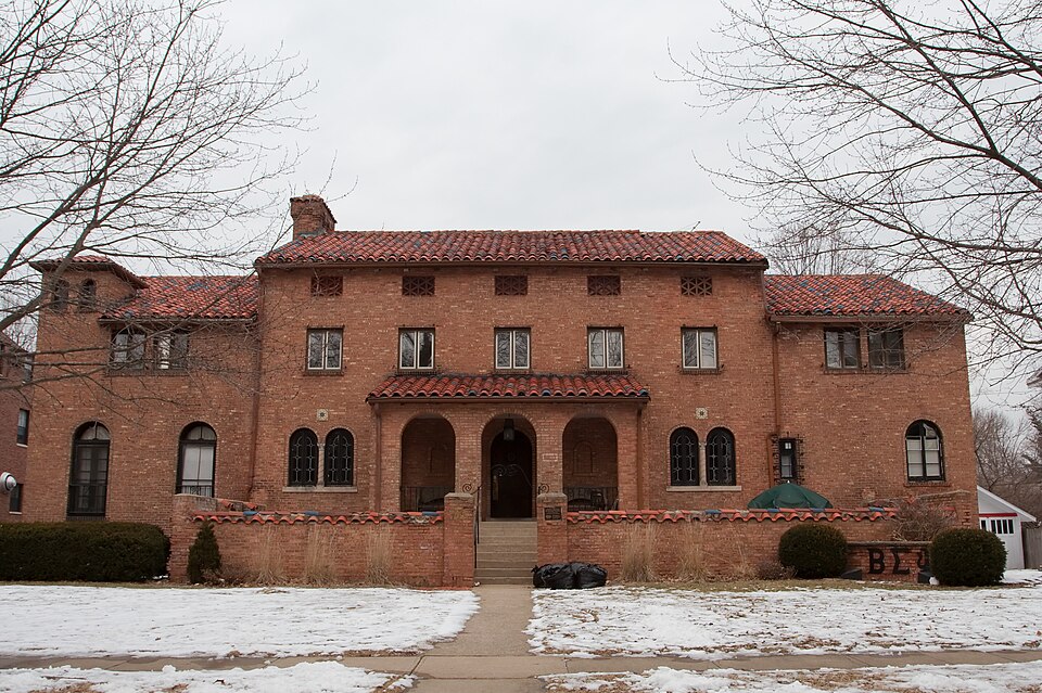 Photograph of Phi Mu Sorority House