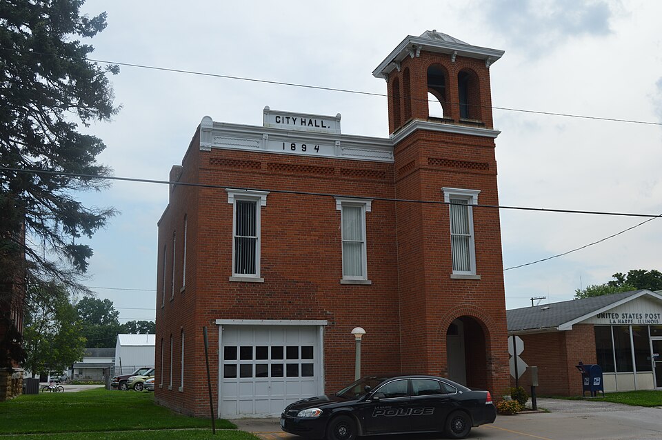 Photograph of La Harpe City Hall