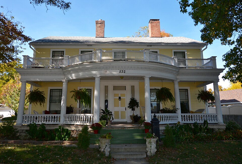Photograph of Freeman-Brewer-Sawyer House
