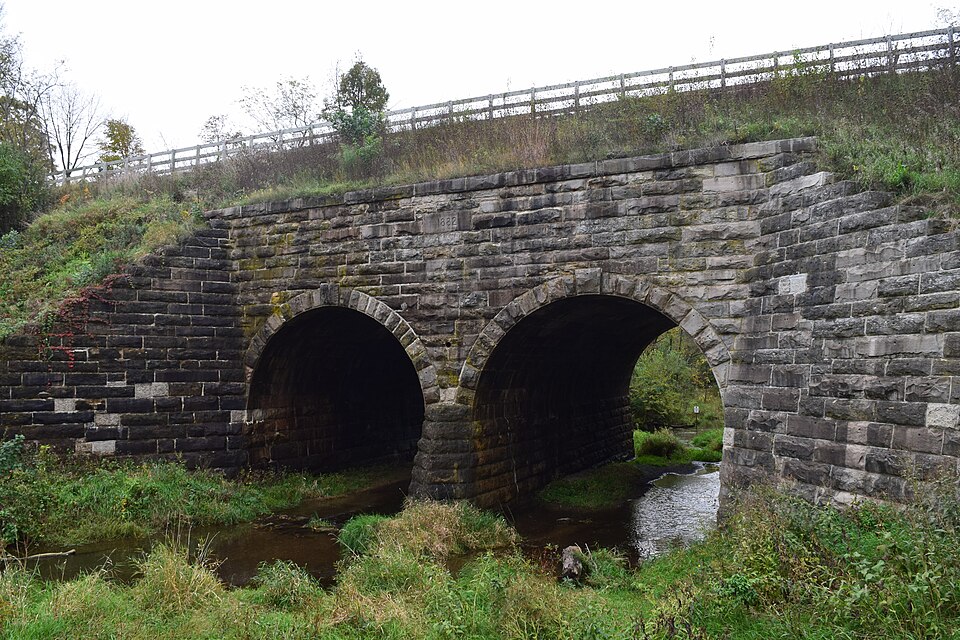 Photograph of Chicago & North Western Railway Stone Arch Bridge