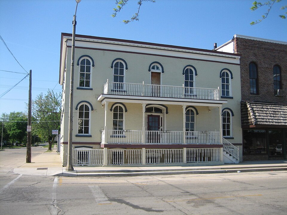 Photograph of Plano Hotel