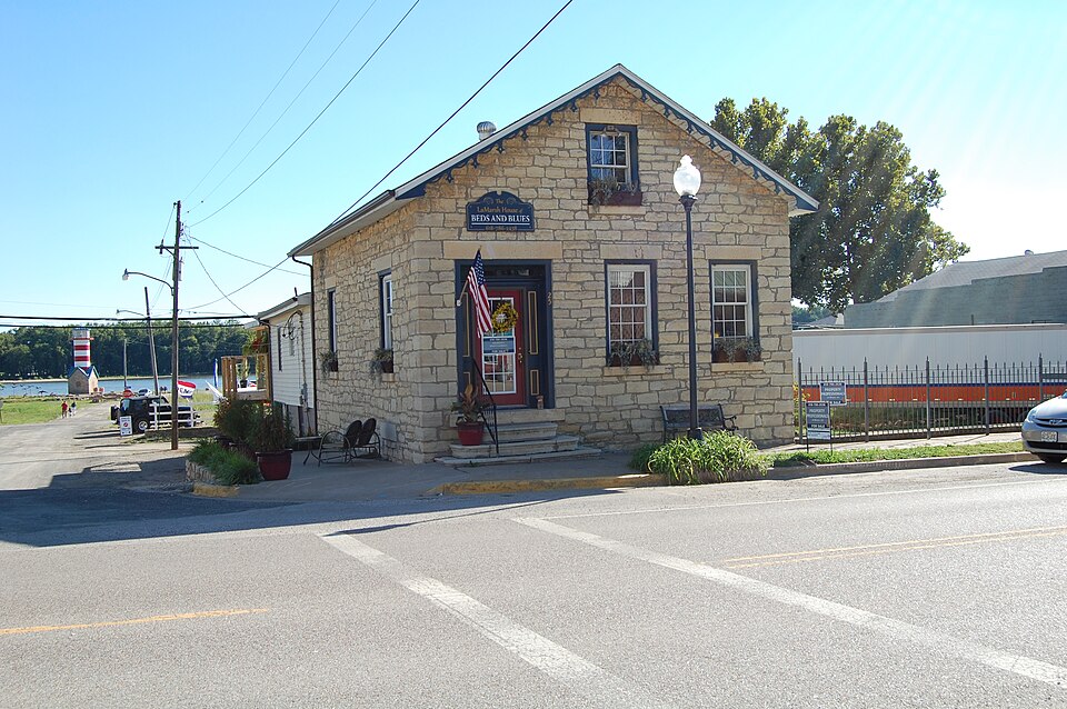 Photograph of Slaten-LaMarsh House