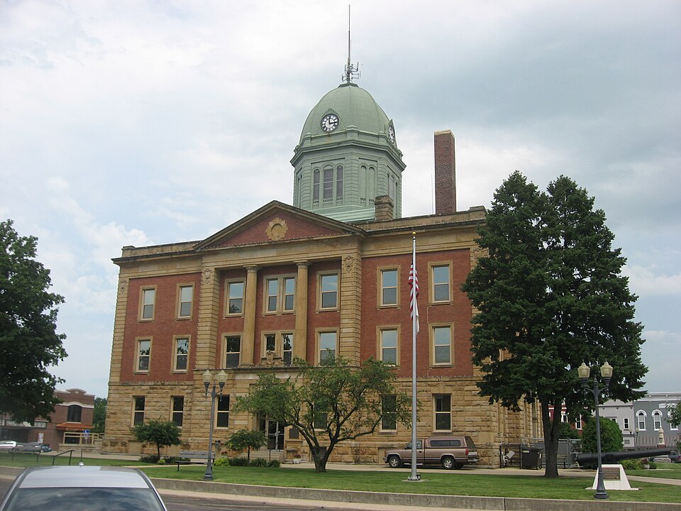 Photograph of Moultrie County Courthouse