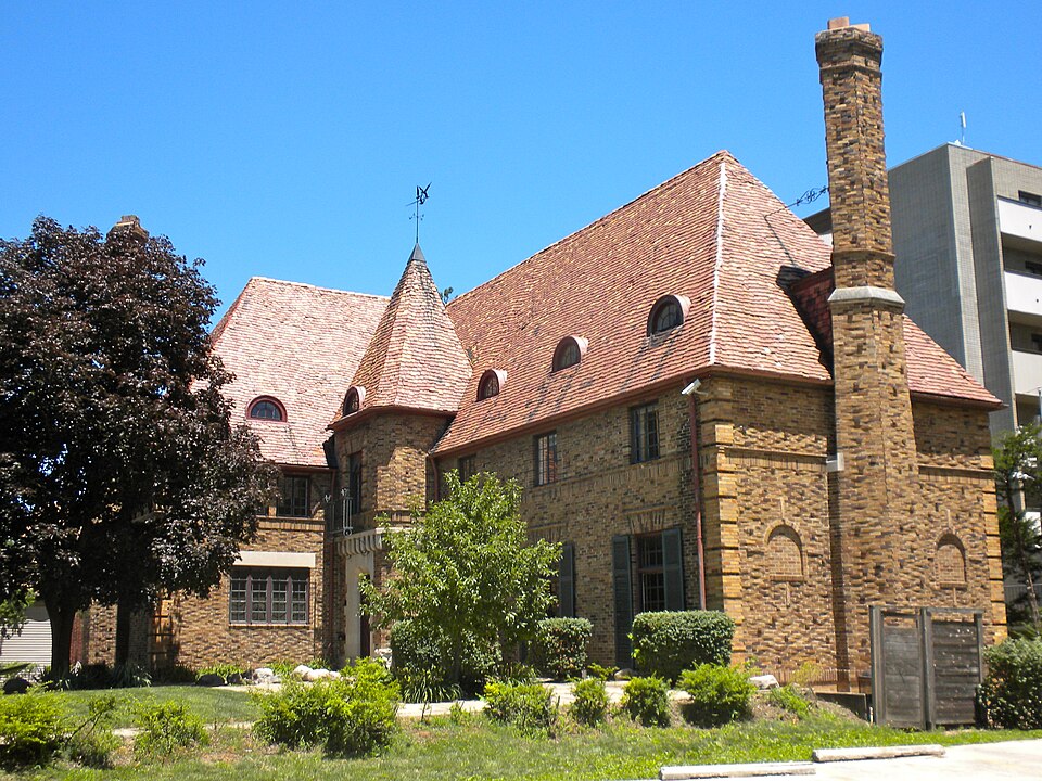 Photograph of Alpha Rho Chi Fraternity House