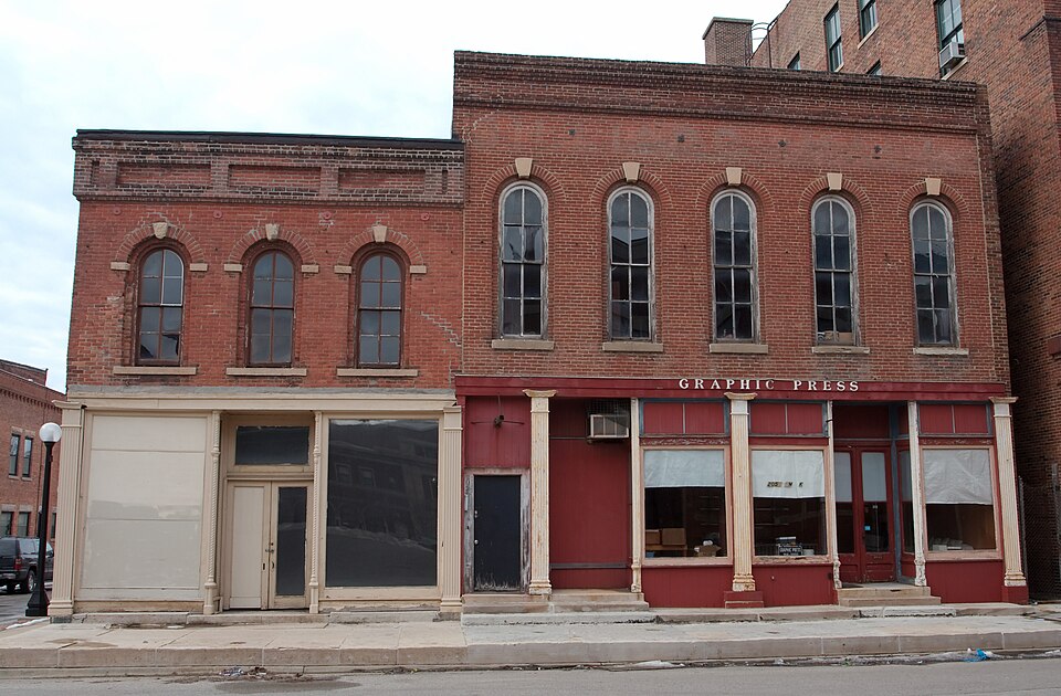 Photograph of Building at 203-205 North Market Street