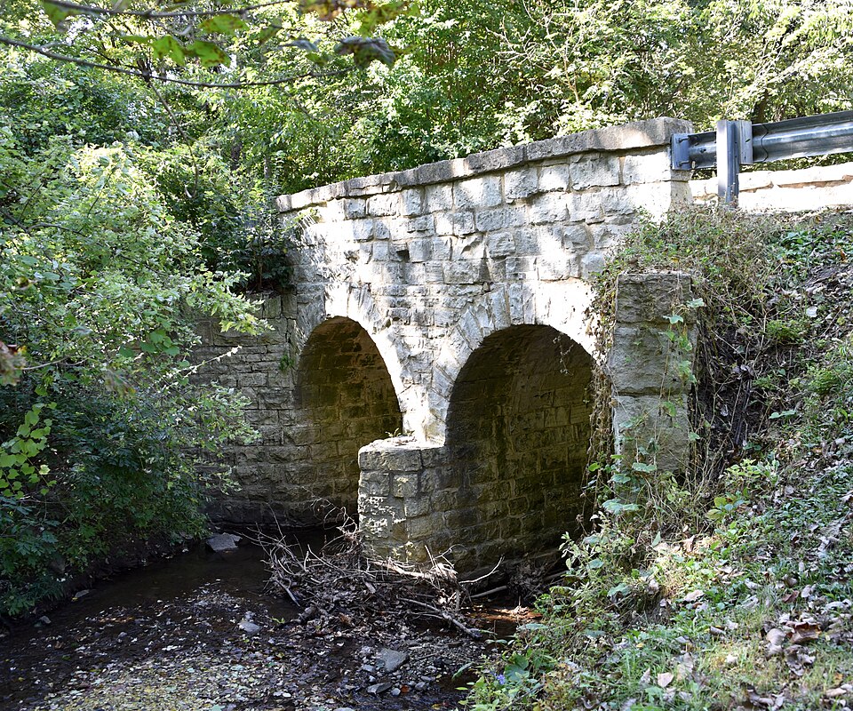 Photograph of Cemetery Road Bridge