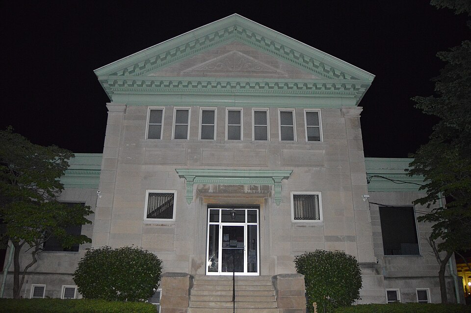 Photograph of Litchfield Public Library