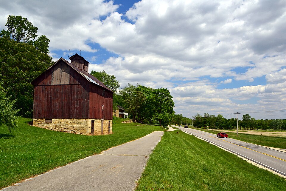 Photograph of Smith-Duncan House and Eastman Barn