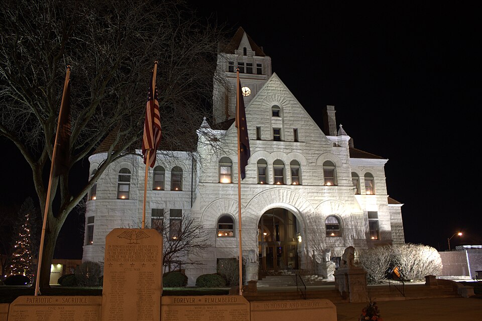 Photograph of Fulton County Courthouse
