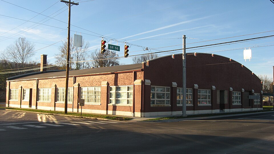 Photograph of Dixie Garage