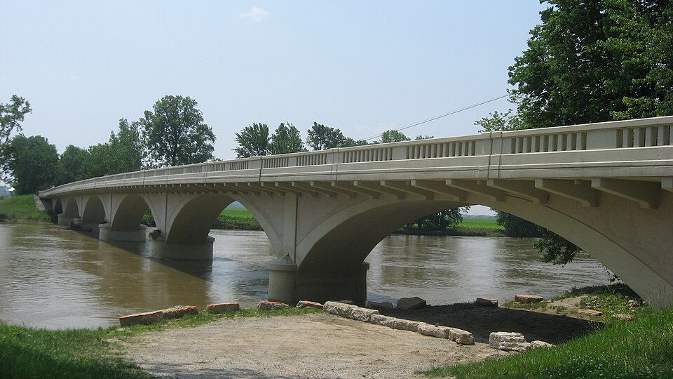 Photograph of Carrollton Bridge
