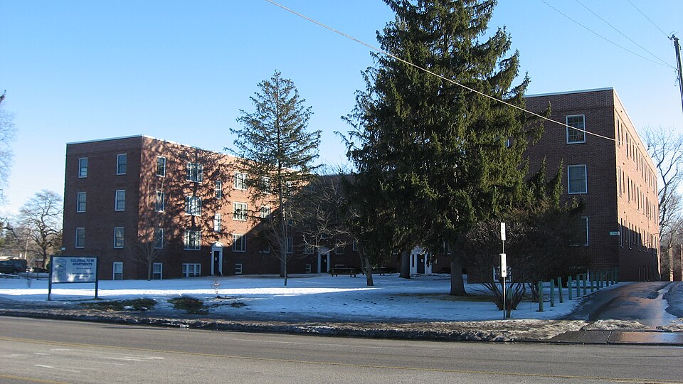 Photograph of Linwood Colonial Apartments