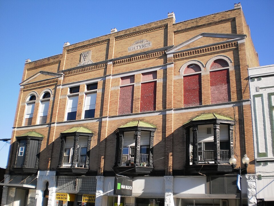 Photograph of Hartford City Courthouse Square Historic District