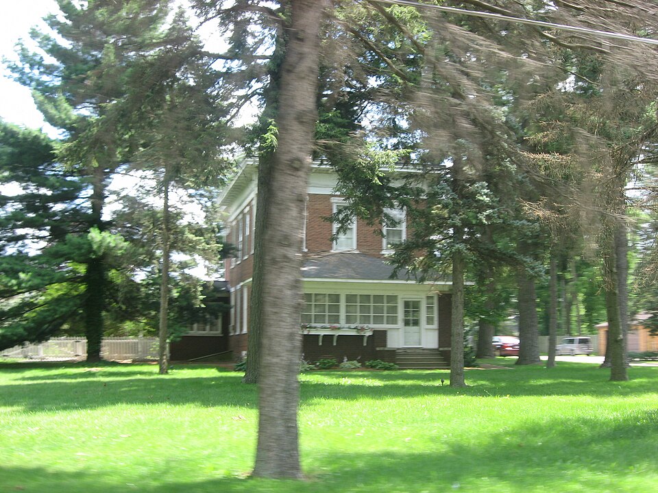 Photograph of Violett-Martin House and Gardens