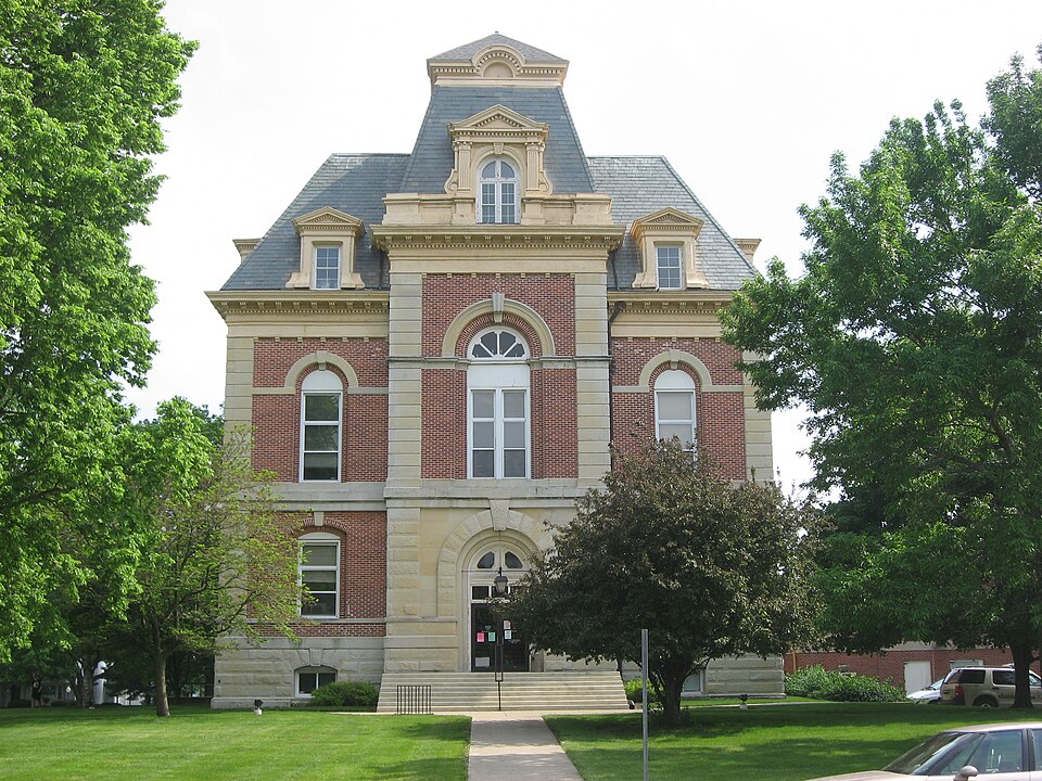 Photograph of Benton County Courthouse