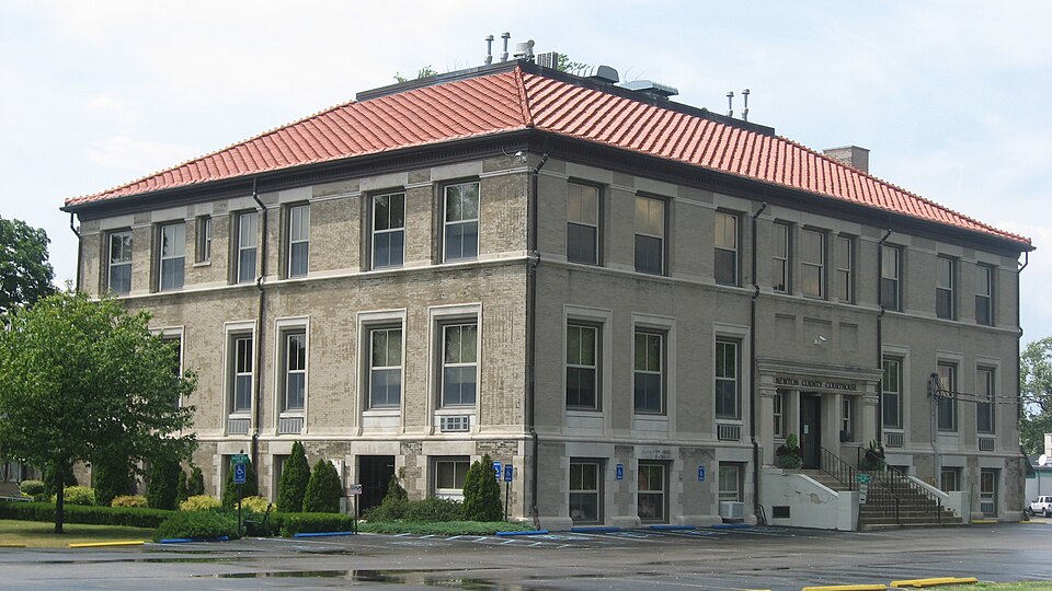 Photograph of Newton County Courthouse