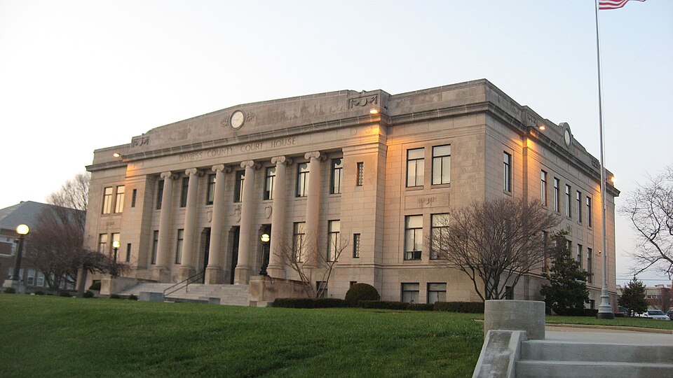 Photograph of Daviess County Courthouse