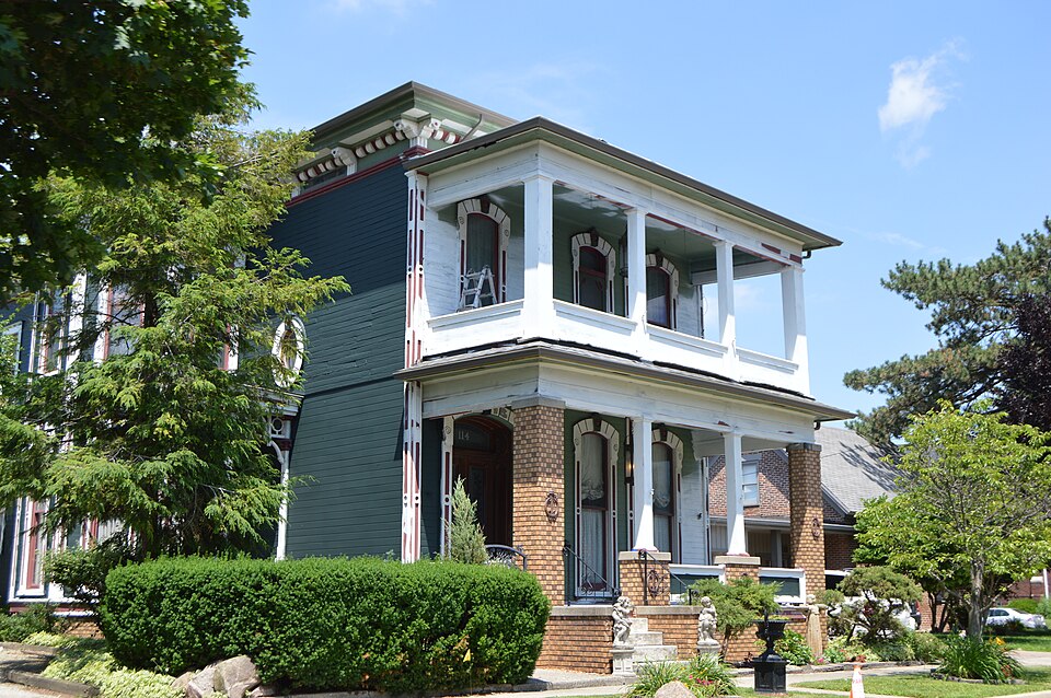 Photograph of George and Helen Tate House