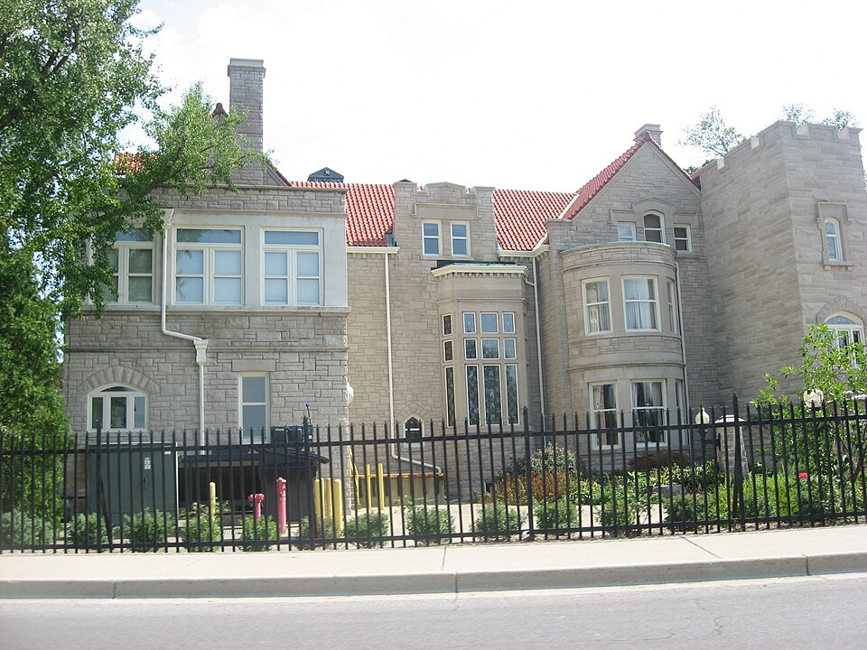 Photograph of Minnetrista Boulevard Historic District