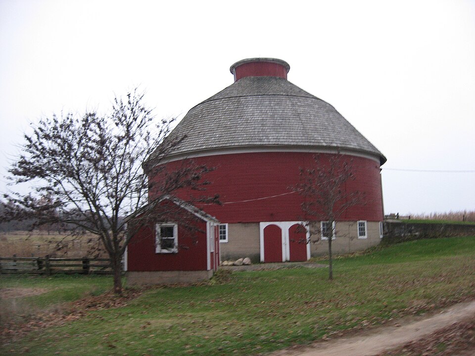 Photograph of Ramsay-Fox Round Barn and Farm