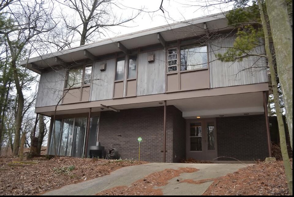 Photograph of Dr. John and Gerda Meyer House
