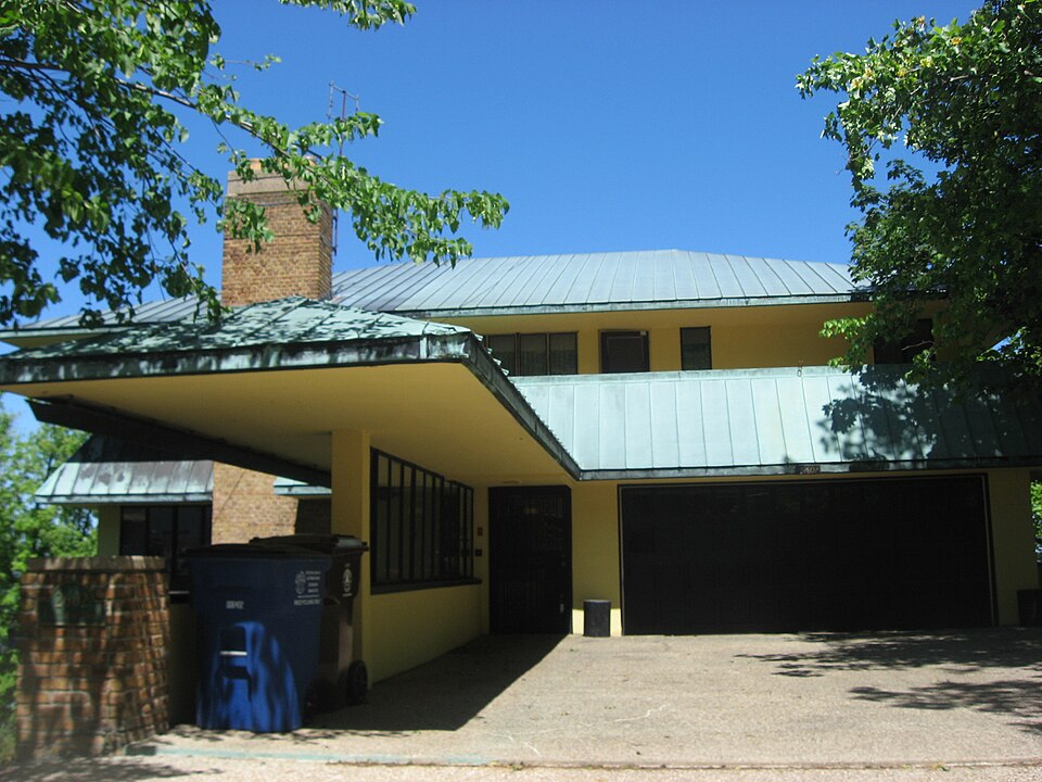 Photograph of John and Isabel Burnham House