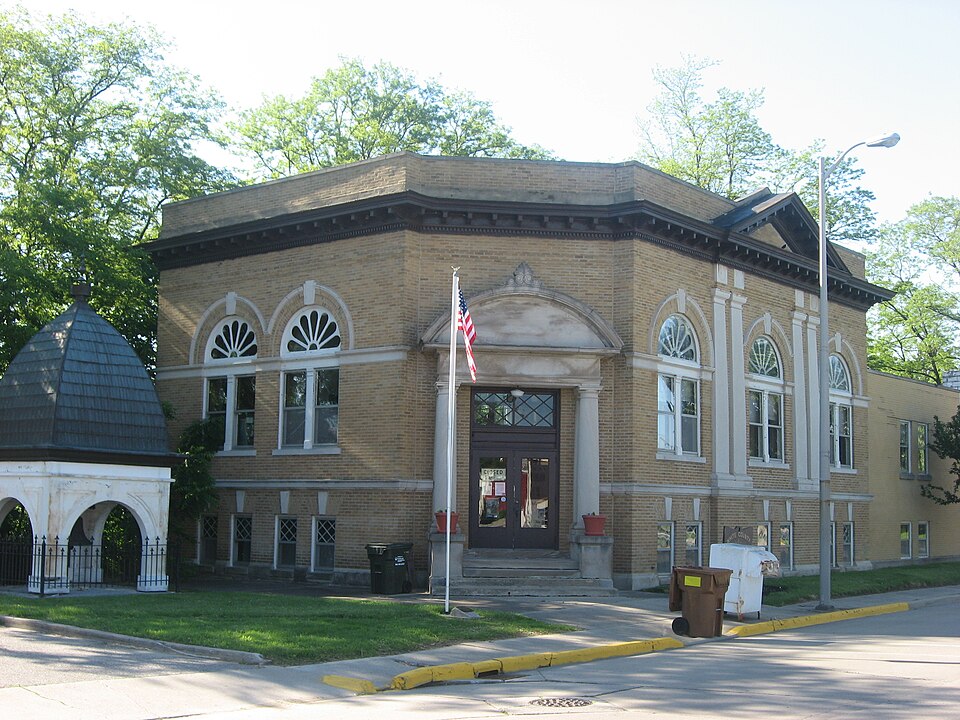 Photograph of Monticello Carnegie Library