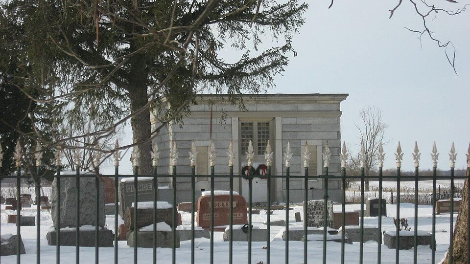 Photograph of Garrett Community Mausoleum