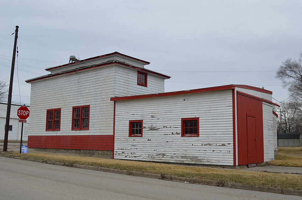Photograph of Seller's Standard Station and Pullman Diner
