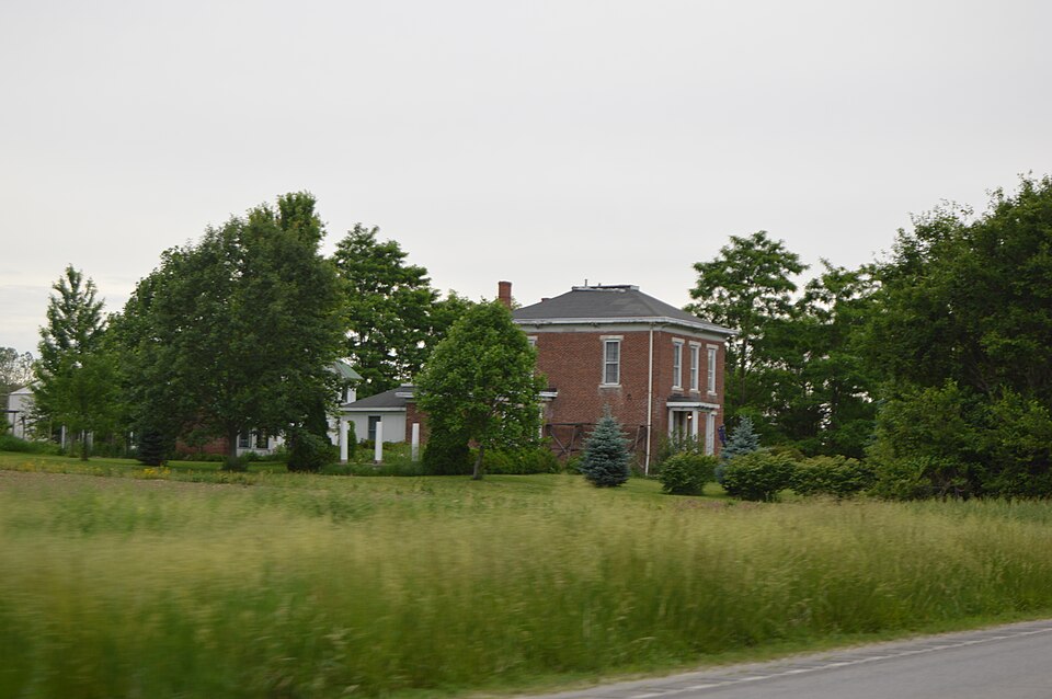 Photograph of Simpson-Breedlove House