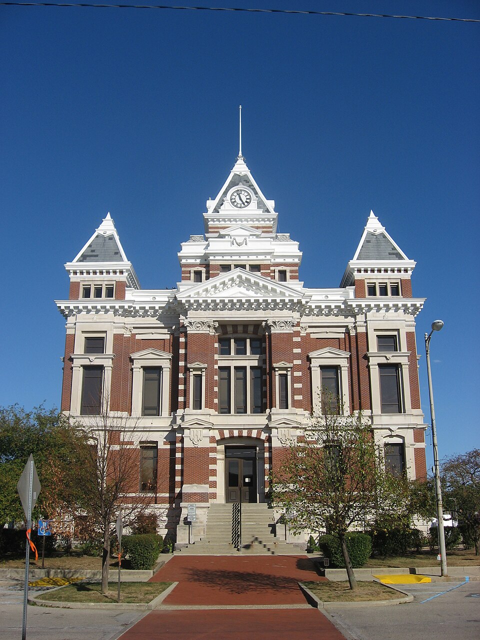Photograph of Johnson County Courthouse Square
