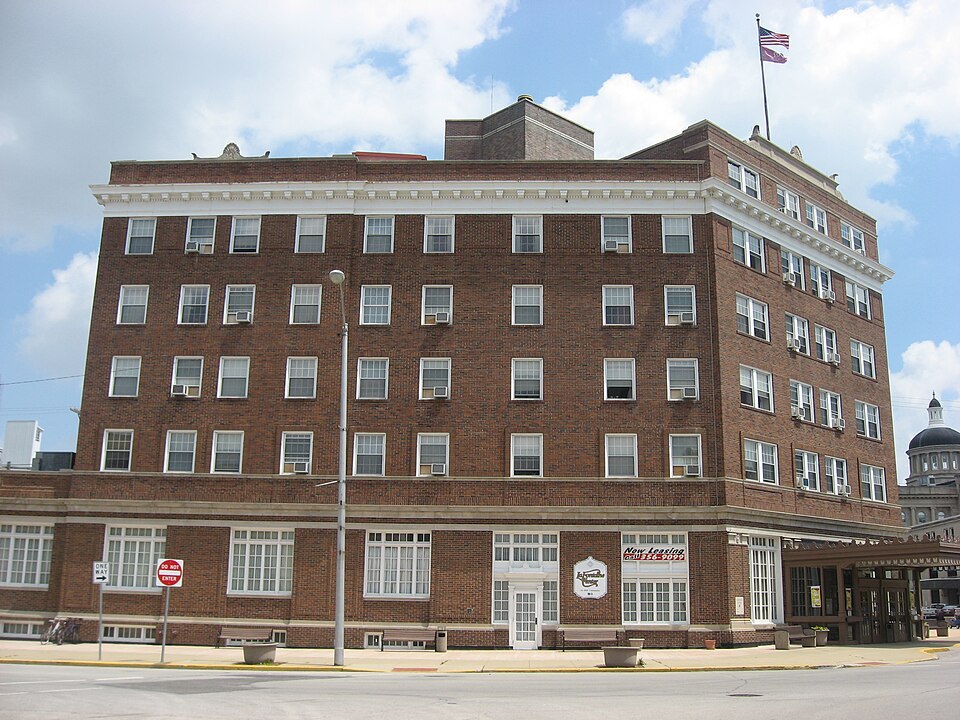 Photograph of Hotel LaFontaine