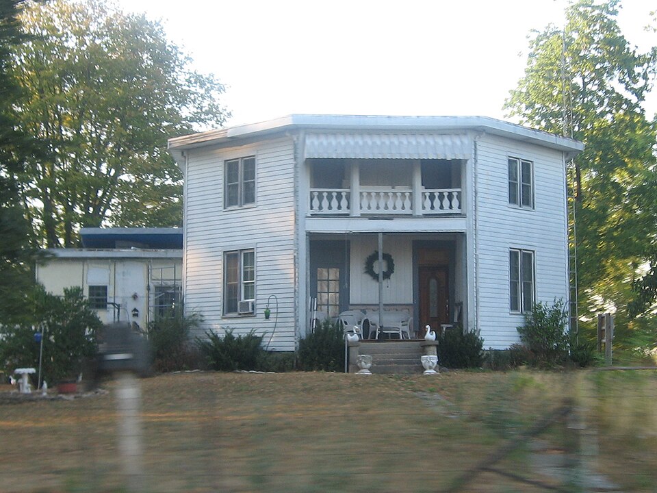 Photograph of Hall-Crull Octagonal House