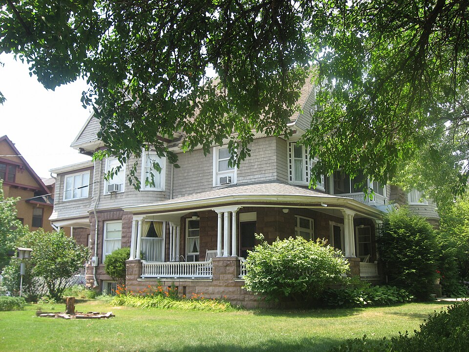 Photograph of Morey-Lampert House