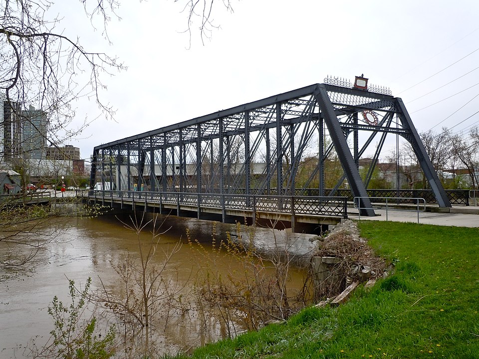 Photograph of Wells Street Bridge