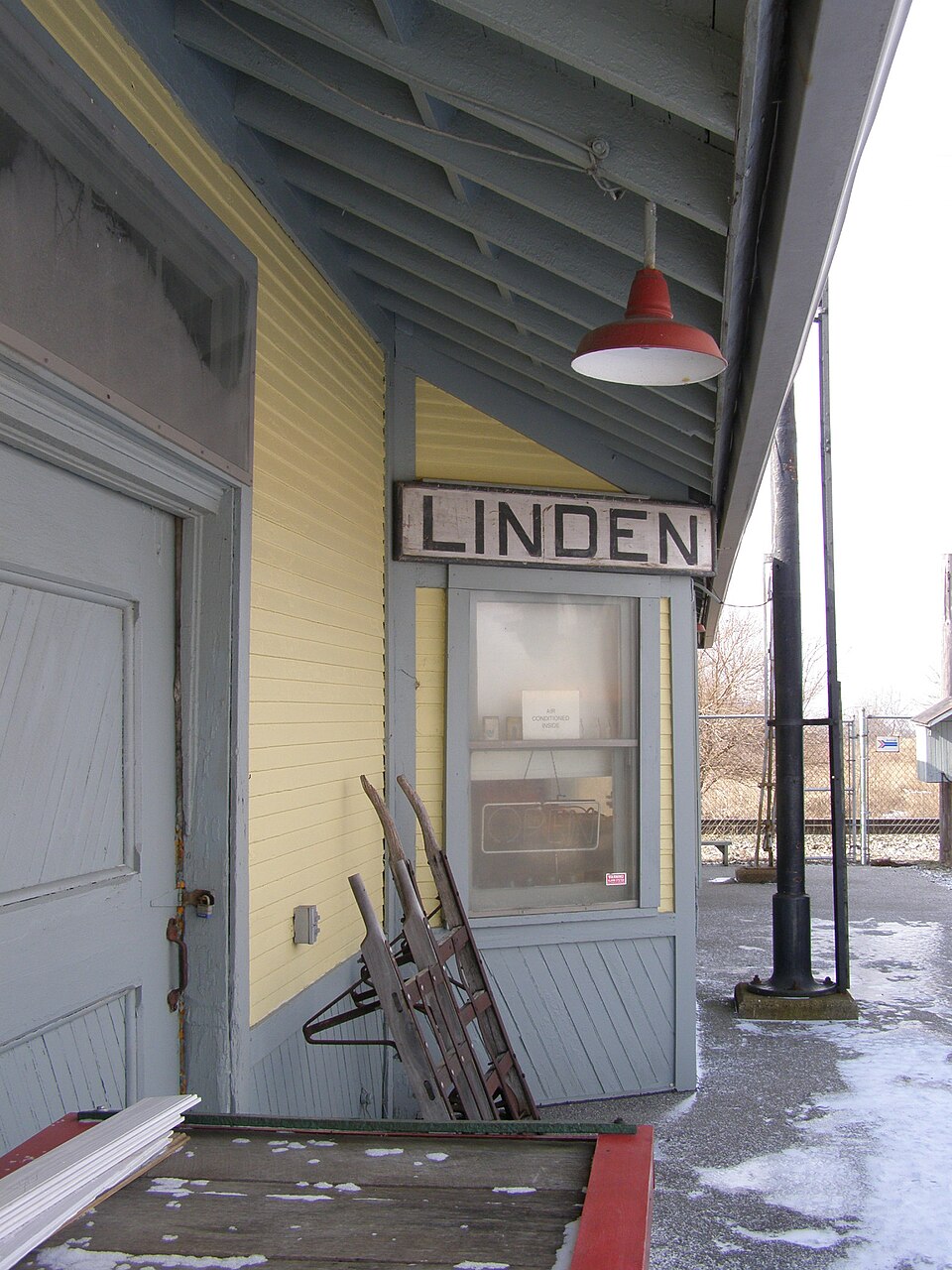Photograph of Linden Depot