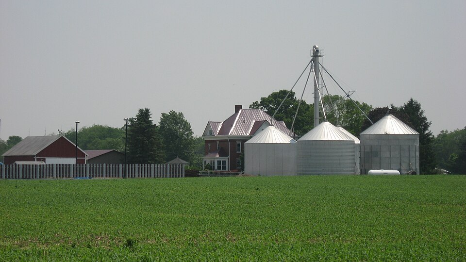 Photograph of Fred and Minnie Raber Farm