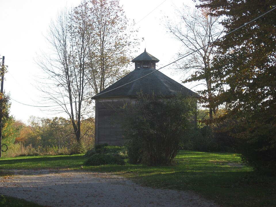 Photograph of William Hill Polygonal Barn