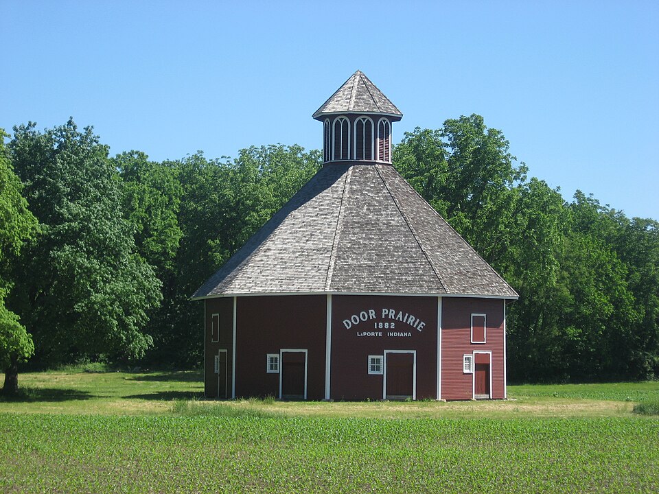 Photograph of Marion Ridgeway Polygonal Barn