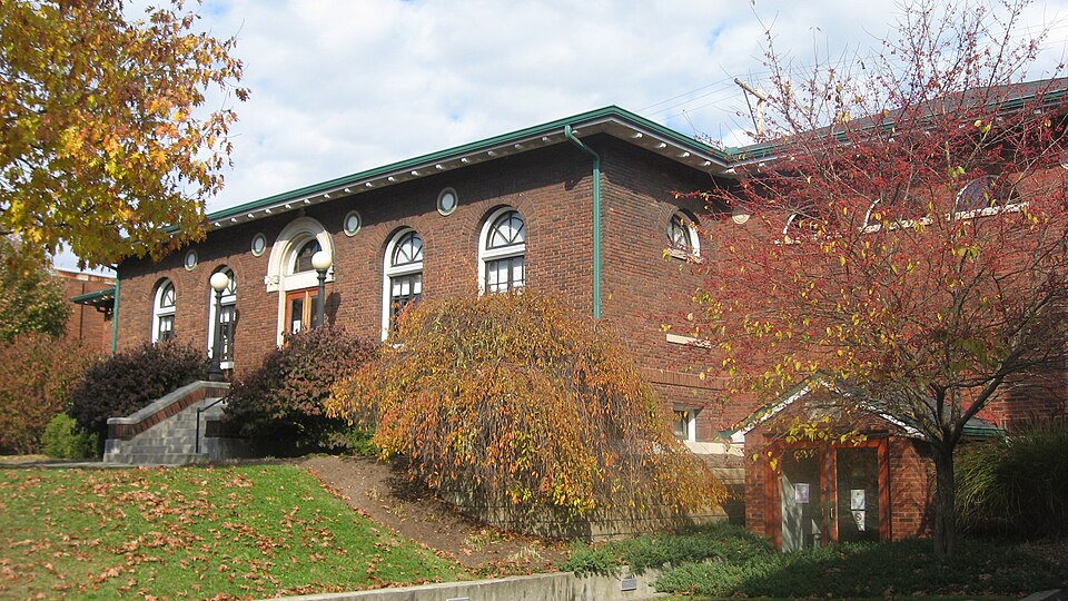Photograph of Aurora Public Library