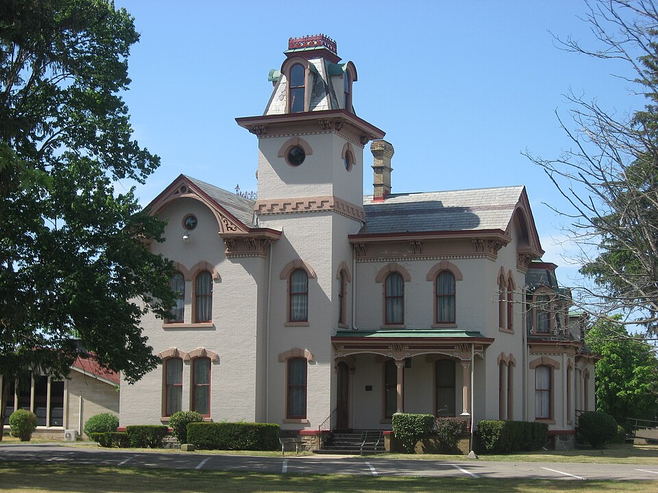 Photograph of John Badlam Howe Mansion
