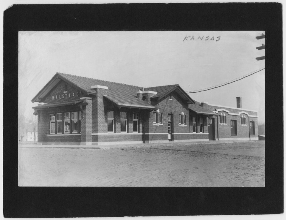 Photograph of Halstead station