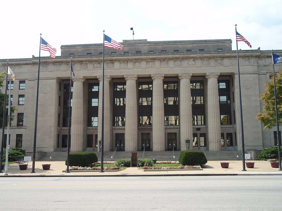 Photograph of Wyandotte County Courthouse