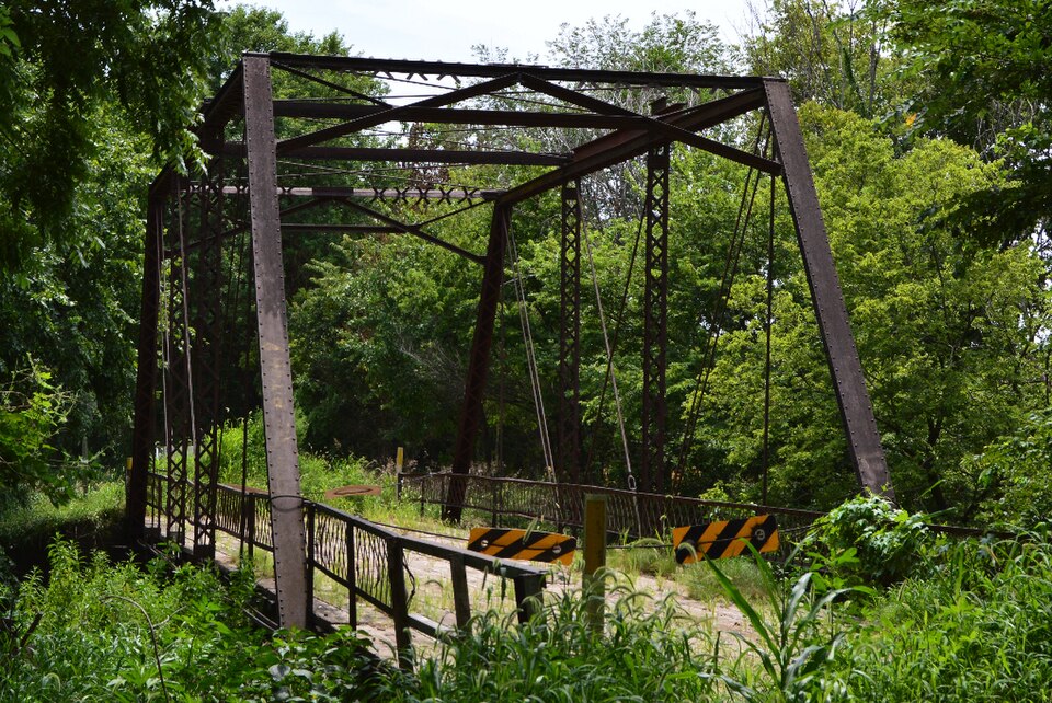 Photograph of Chapman Creek Pratt Truss Bridge