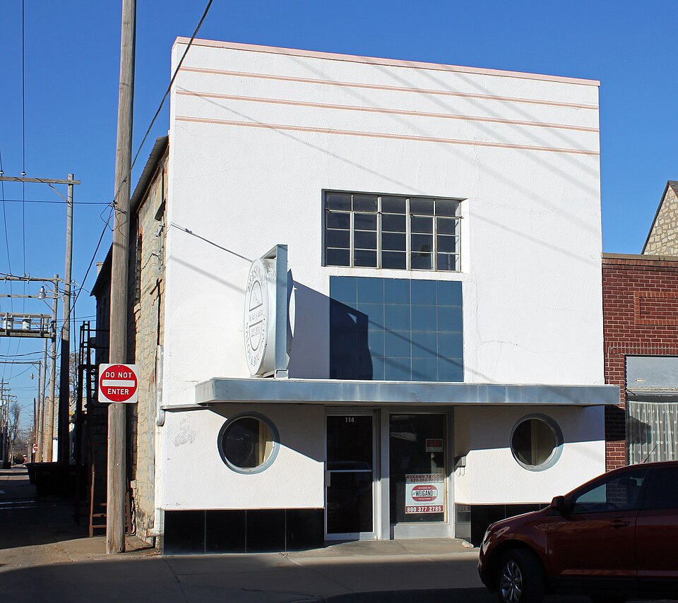 Photograph of Pettit Cleaners Building