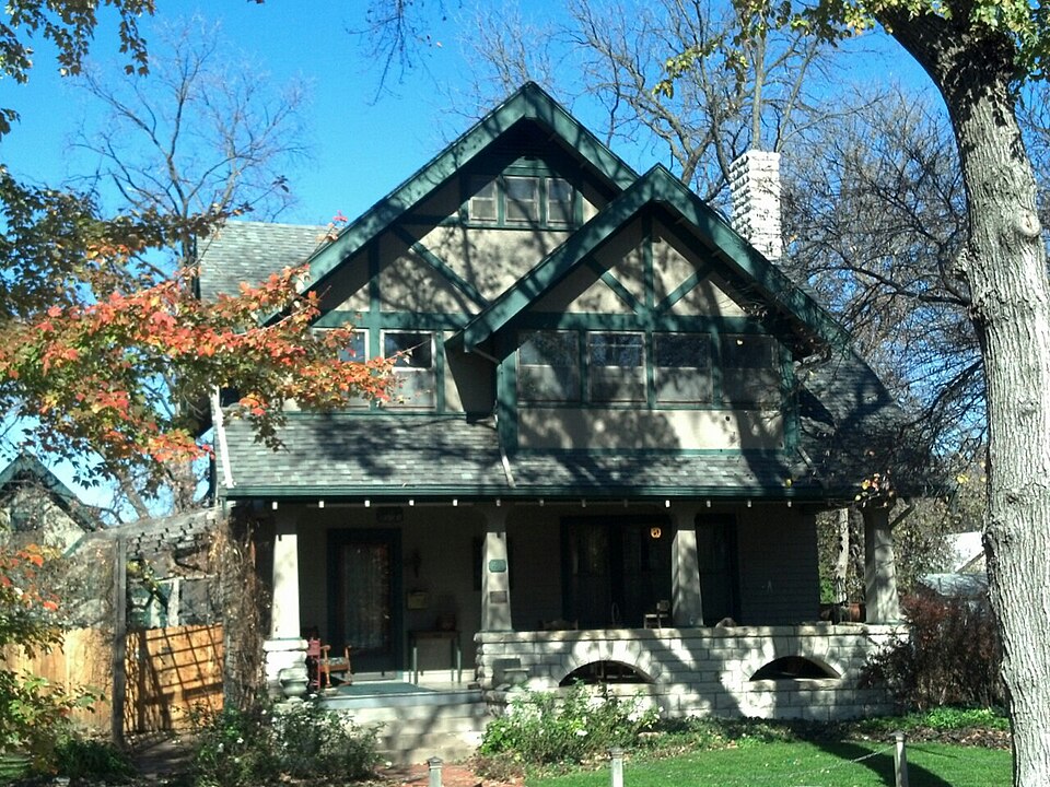 Photograph of Leslie A. Fitz House