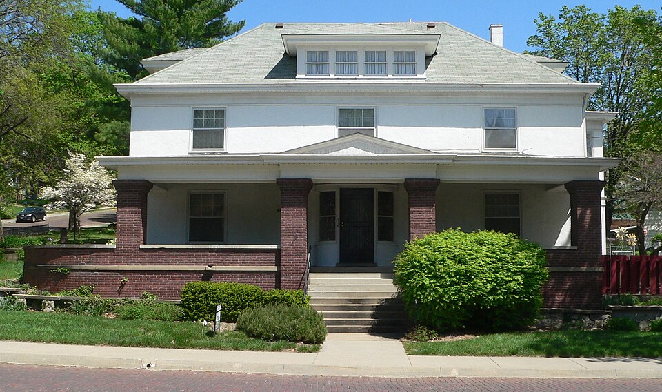 Photograph of George T. and Minnie Searles Bolman House