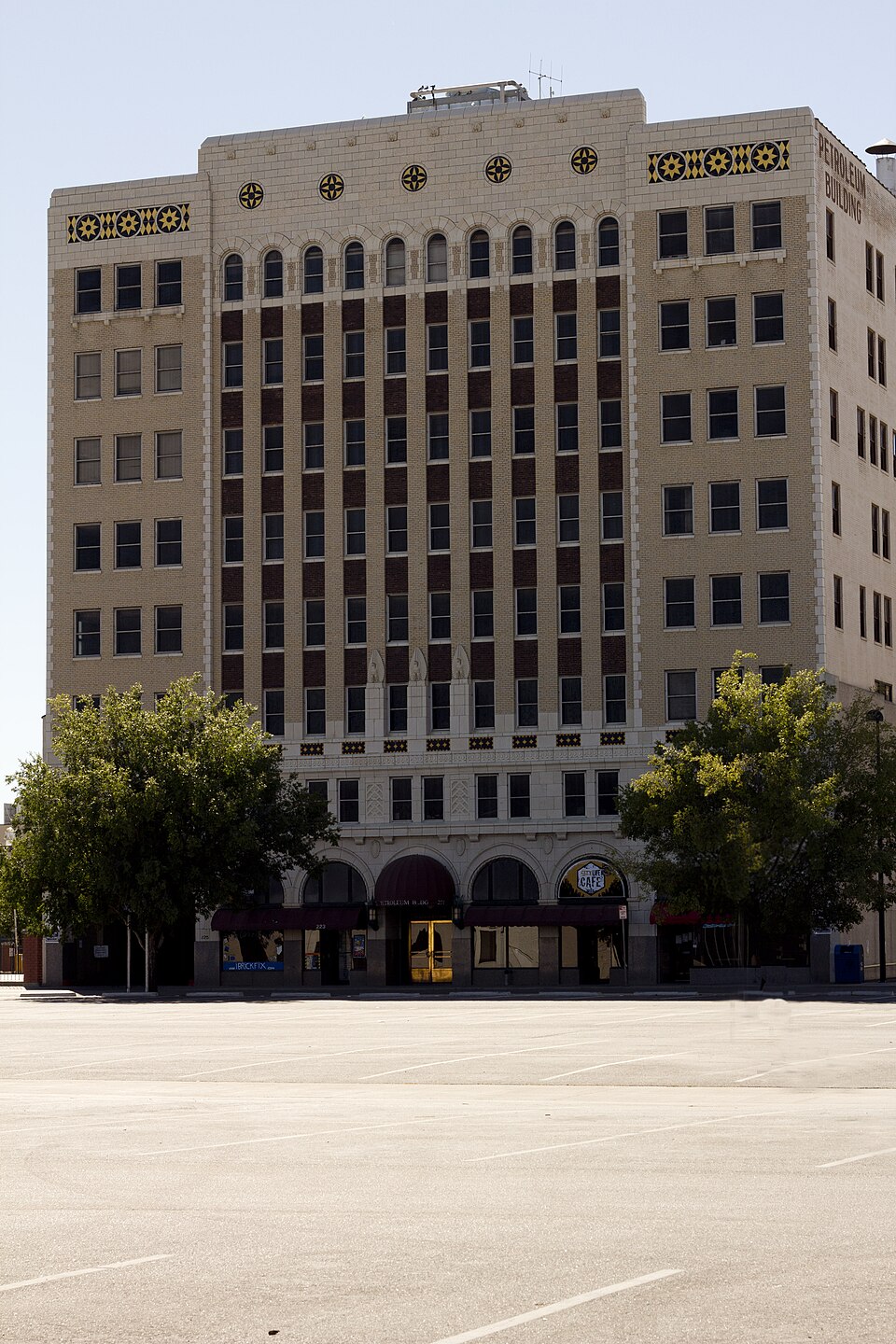 Photograph of Ellis-Singleton Building