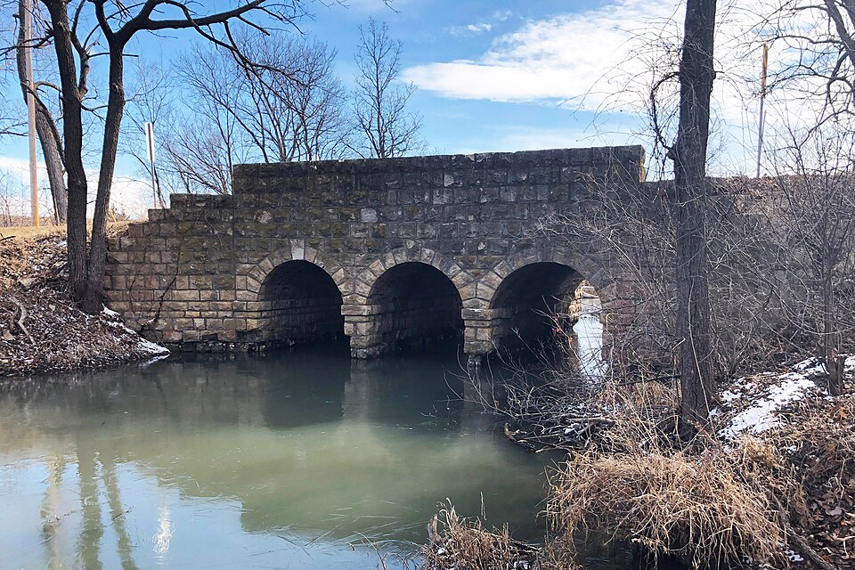 Photograph of Southeast Stone Arch Bridge